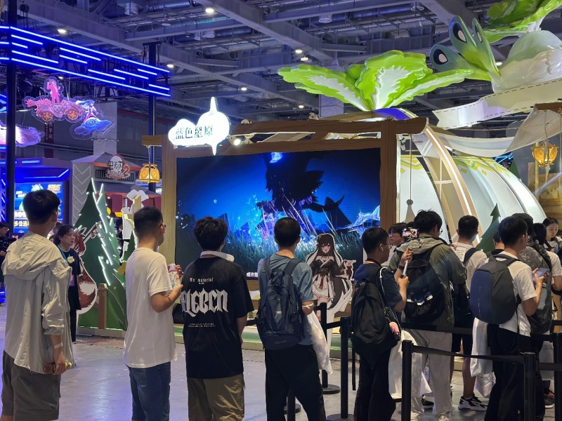  《蓝色星原：旅谣》BW展台开放线下试玩，玩家参与热情吸睛全场(图4)