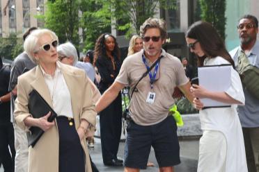 时隔20年!《穿普拉达的女王2》片场路透:梅姨气场全开