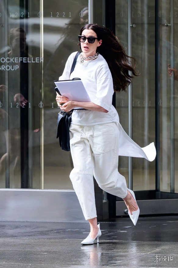 时隔20年!《穿普拉达的女王2》片场路透:梅姨气场全开(图6)