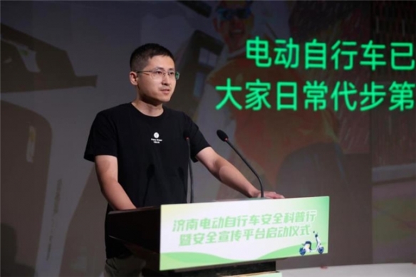 九号电动车携手江浙多地交管部门联合举办“安全驾驶”科普活动(图4)