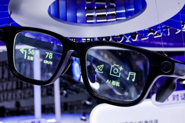 夸克AI眼镜支持高德地图：直接把路线“投”在人眼前