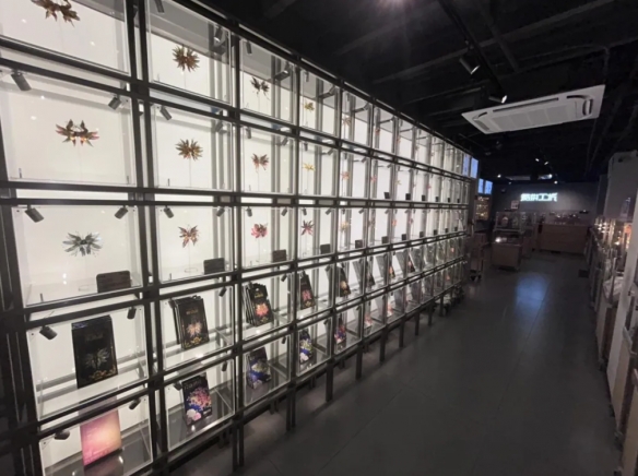 拼酷ChinaJoy全球首发“点翠·二十二凤冠”，以拼装潮玩续写千年国粹华章(图6)