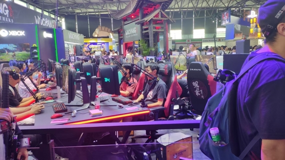 CJ25：边骂边吃？《明末：渊虚之羽》CJ现场异常火爆(图4)