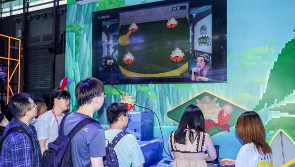 潜水员戴夫现身ChinaJoy，制作人黄载皓入驻微博(图5)