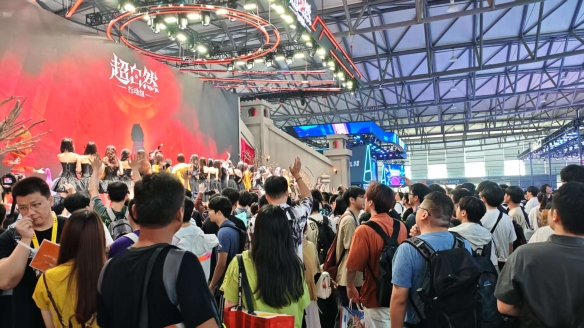 CJ25：《超自然行动组》舞台超火热！小姐姐多到看不完(图2)