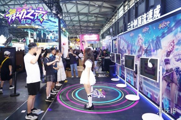 【CJ火爆直击】《舞动之夜：狂欢》展台燃爆ChinaJoy 2025！人潮、热舞、游戏，根本停不下来！(图2)