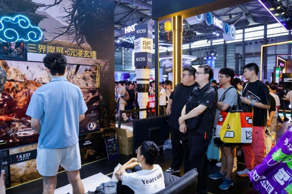 海信电视E8Q Pro燃爆2025ChinaJoy，三大硬核技术重塑影游视界(图3)