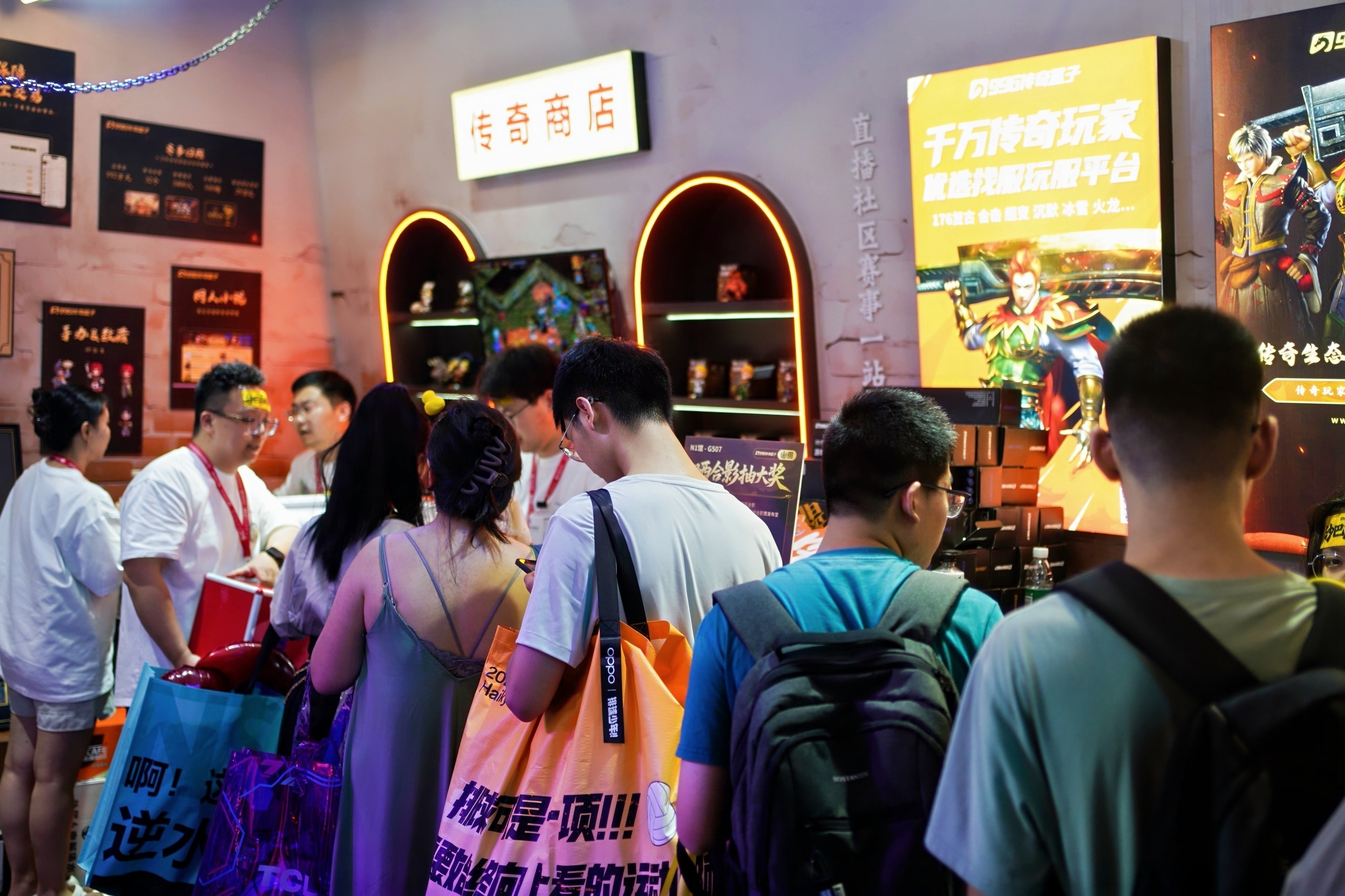 热聚于996传奇盒子真沙城，热燃为盒子ChinaJoy初登场