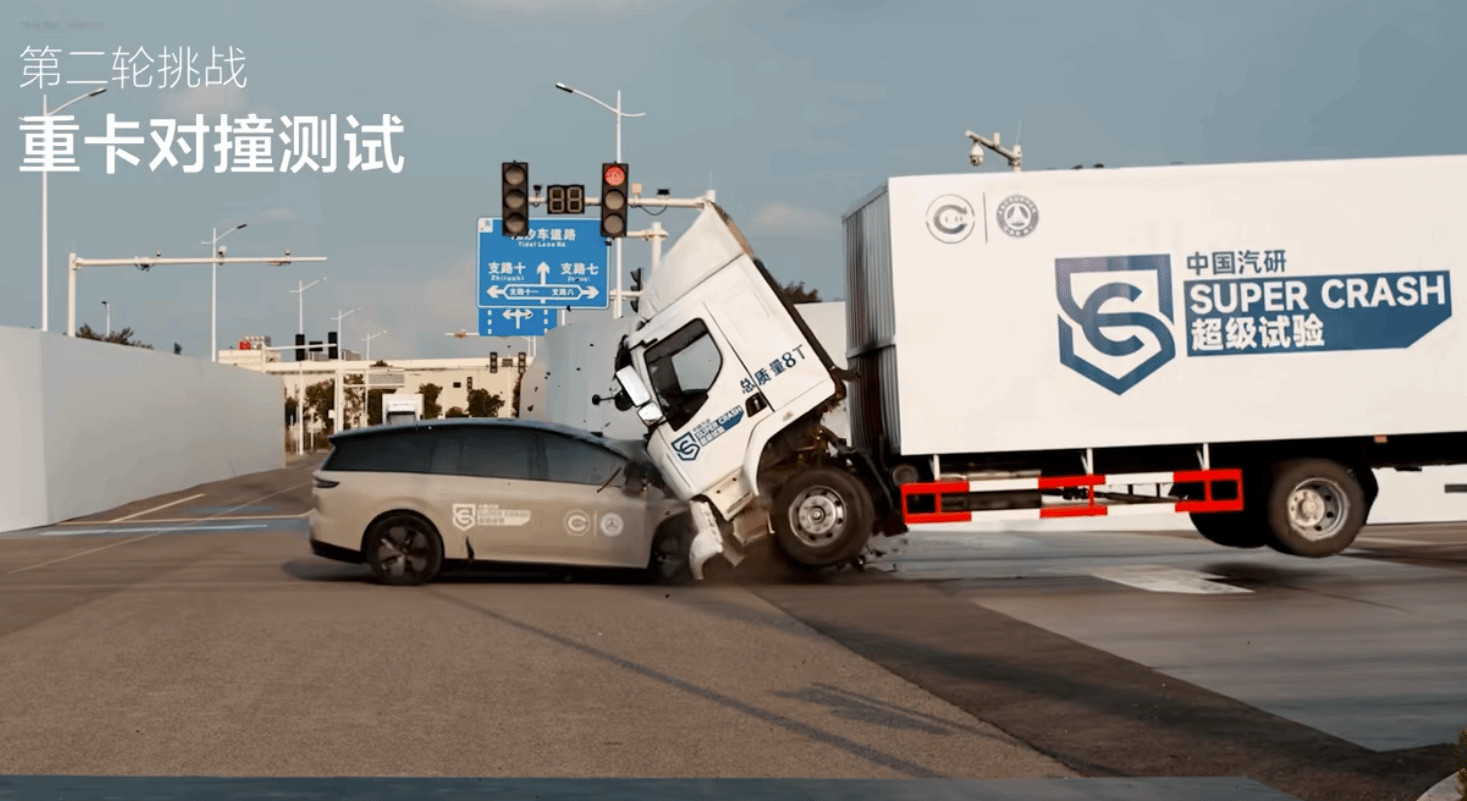 故意还是不小心?理想i8硬刚卡车引风波 官方紧急澄清