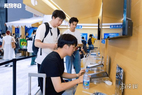 大白熊出没！世纪华通《无尽冬日》展台打造夏日冰爽打卡点 (图12)