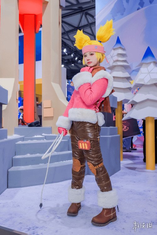 大白熊出没！世纪华通《无尽冬日》展台打造夏日冰爽打卡点 (图4)