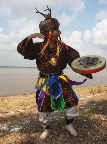 我国哪个民族被称为“鱼皮部落”？