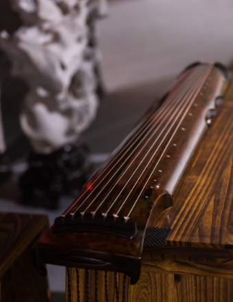 中国古琴的泛音是一种什么？