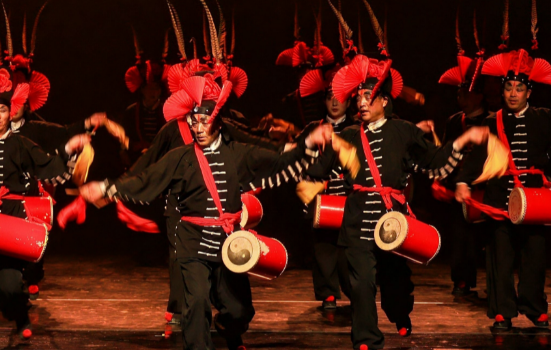 “凉州攻鼓子”指的是哪种民间艺术形式？