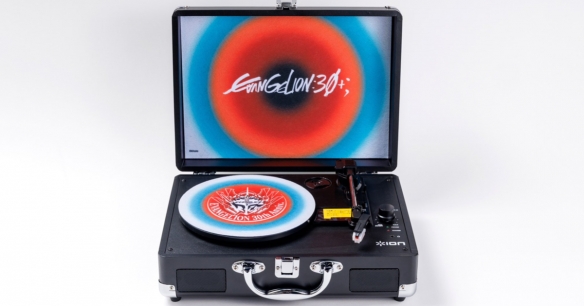 30周年纪念！《新世纪福音战士》限量黑胶唱机推出(图1)