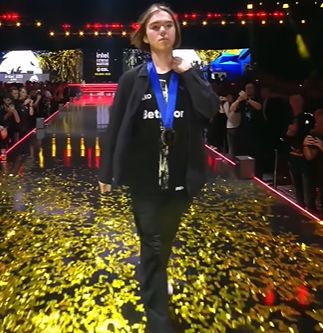 Cs科隆决赛大超五杀，扮猪吃老虎？(图8)