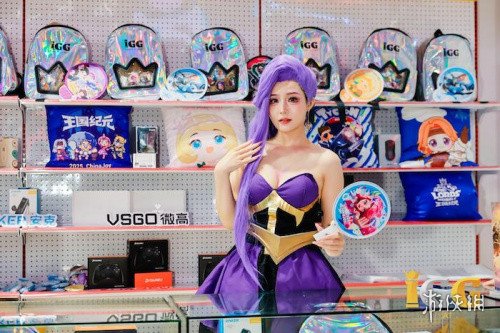 韩国人气Coser闪耀展区，会玩梗的IGG承包了2025ChinaJoy玩家的所有尖叫(图4)