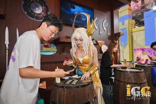 韩国人气Coser闪耀展区，会玩梗的IGG承包了2025ChinaJoy玩家的所有尖叫(图17)