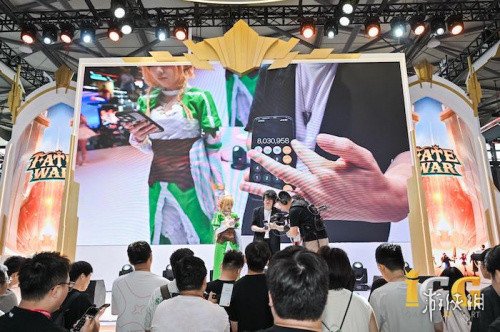 韩国人气Coser闪耀展区，会玩梗的IGG承包了2025ChinaJoy玩家的所有尖叫(图28)