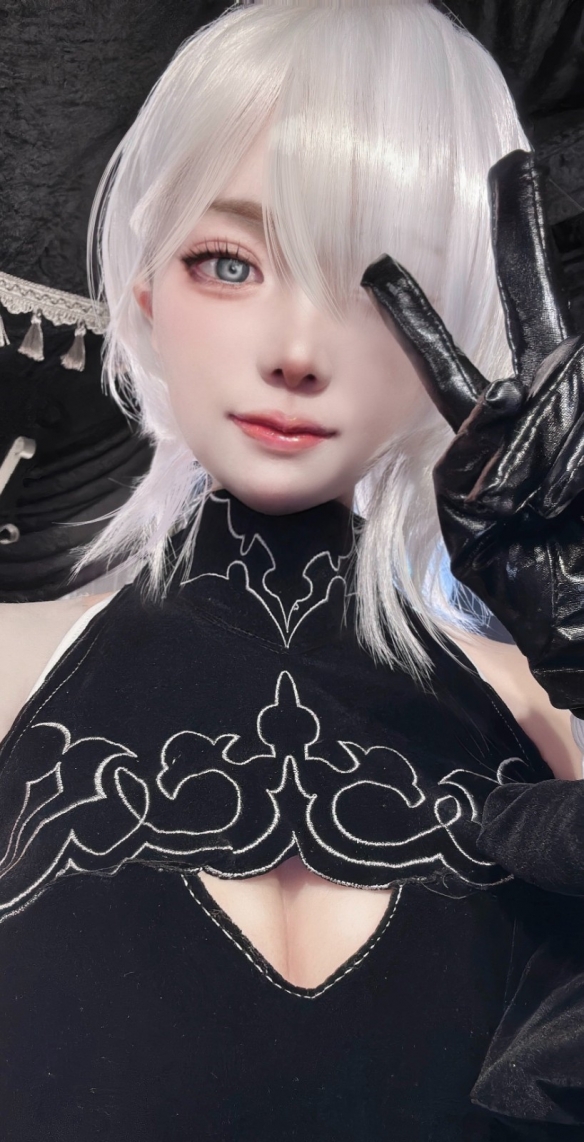 这下分不清现实了！日本Coser完美复刻《尼尔》2B (图2)