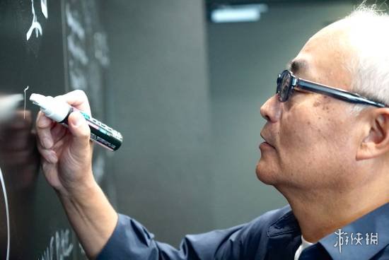 索尼CEO十时裕树到访小岛工作室 与小岛秀夫亲密同框(图4)