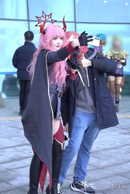 颜值身材双在线！性感韩援Coser扮演《妮姬》小红帽(图5)