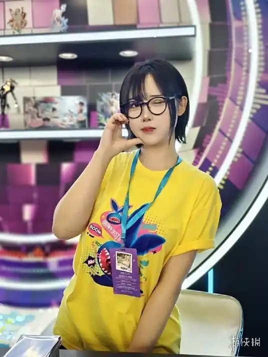 颜值身材双在线！性感韩援Coser扮演《妮姬》小红帽(图6)