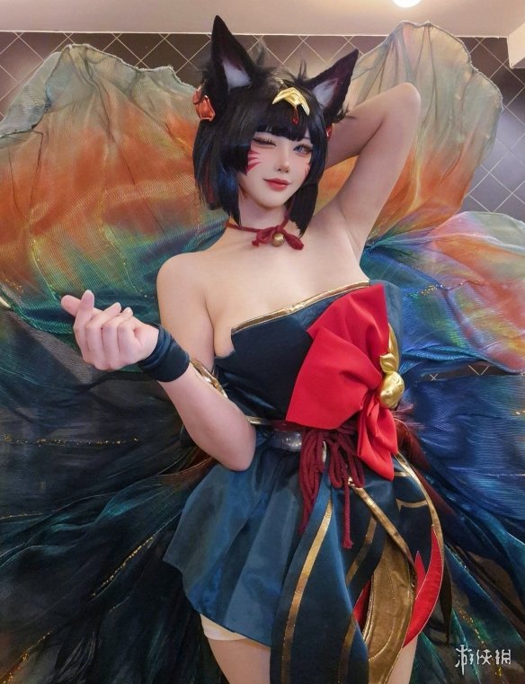 颜值身材双在线！性感韩援Coser扮演《妮姬》小红帽(图2)
