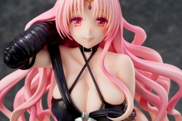 UCI《出包王女DARKNESS》赛菲·米卡埃拉·戴比路克