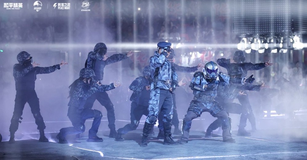 和平风起，我就是风向！2025和平精英PSI总决赛暨空投节刺激之夜年度潮流大秀三亚完美收官