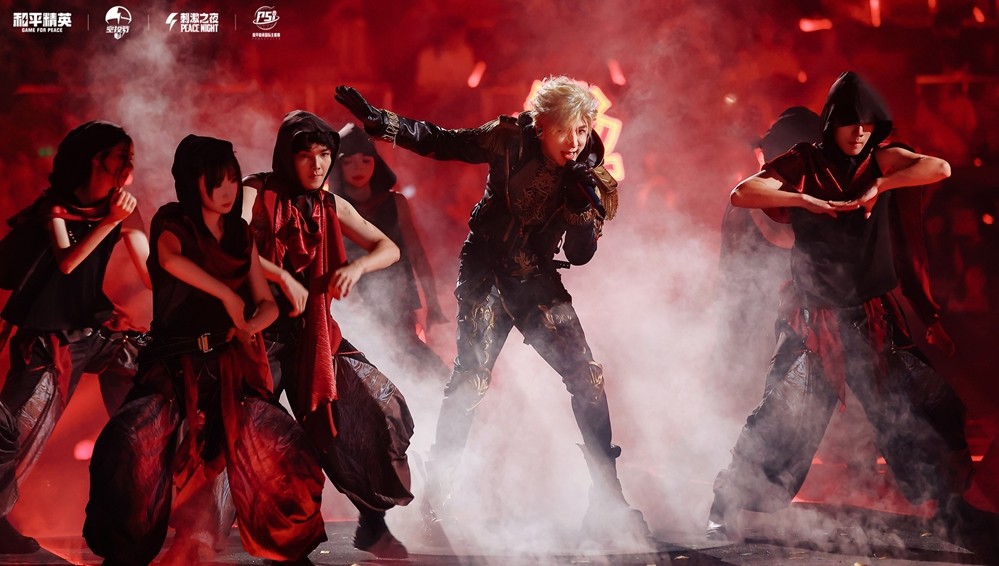 和平风起，我就是风向！2025和平精英PSI总决赛暨空投节刺激之夜年度潮流大秀三亚完美收官