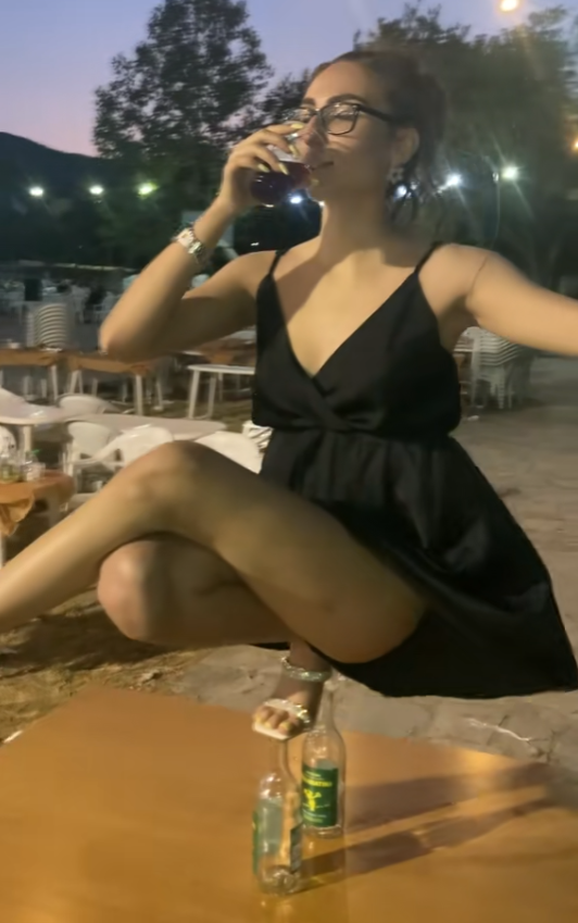 假擦边真绝活，风靡外网的“麻辣鸡蹲”挑战给我看麻了(图5)