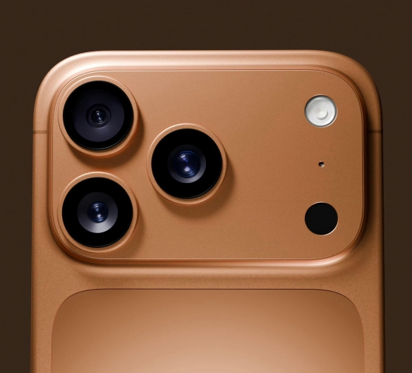 iPhone17 Pro外观引热议，网友调侃：长得像充电宝！(图4)