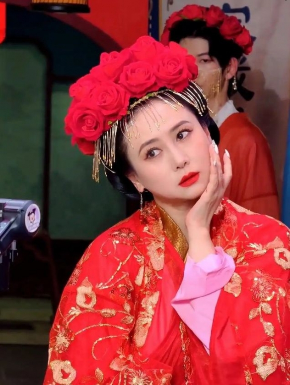 童年女神！56岁翁虹再扮《春光灿烂猪八戒》猫妖妙妙(图1)