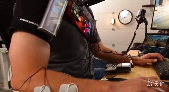 这都拿命开挂了！国外博主自创(图1)