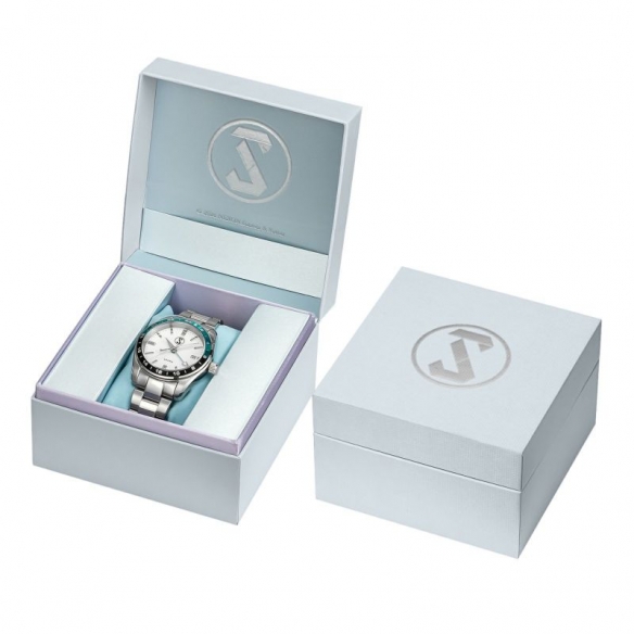 附赠限定款拭镜布！《蔚蓝档案》联名机械表明年推出(图4)