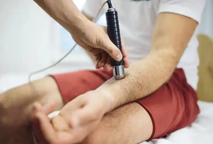 物理治疗师就是人们熟悉的推拿师吗？