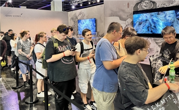 不止《黑神话：钟馗》， 国产巨幕惊艳科隆展，歪果仁：这体验绝了(图2)