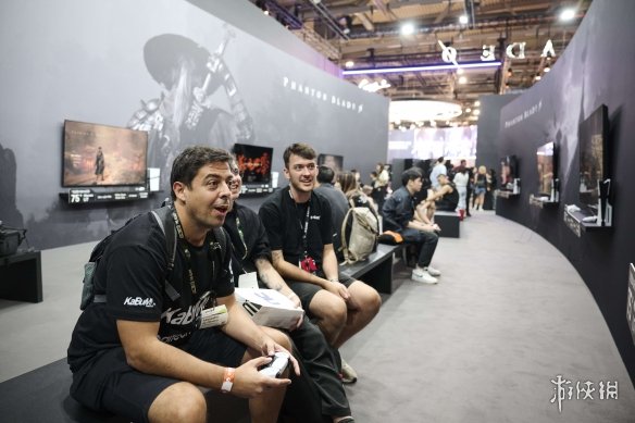 10分钟停止排队，500平米试玩区爆满！《影之刃零》成科隆展最拥挤打卡地(图7)