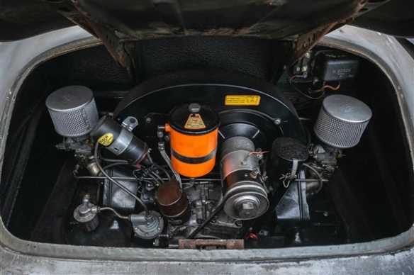 存放谷仓几十年！美国俄亥俄发现1955年款保时捷356(图4)