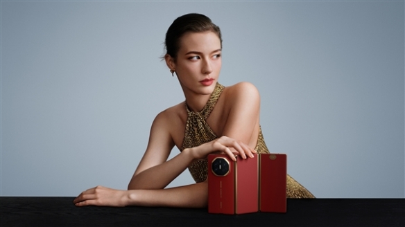 曝华为全新三折叠屏9月推出：芯片升级为麒麟9020(图1)