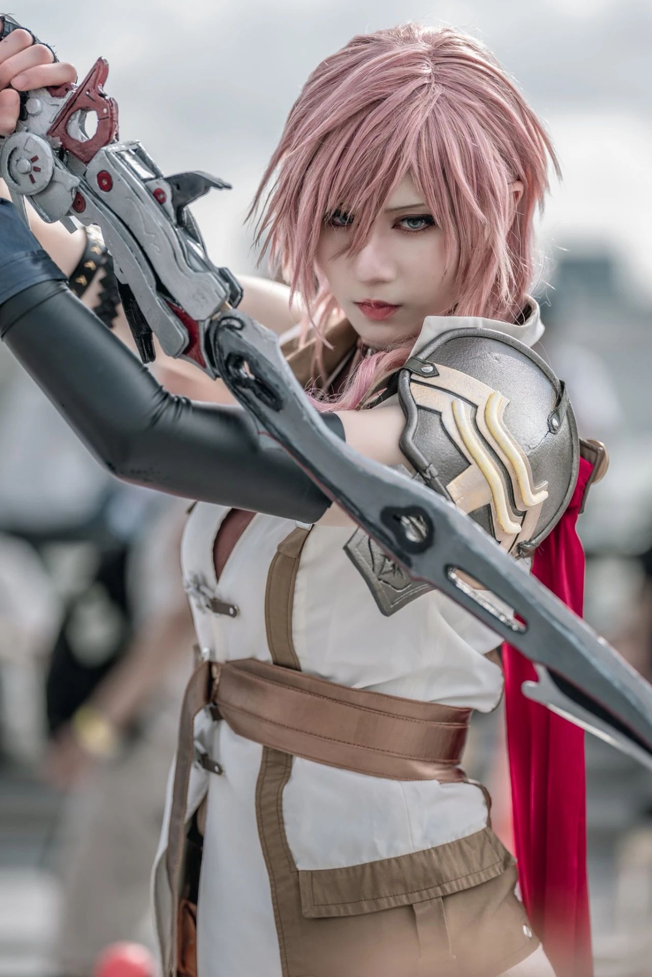 C106本子作者承诺女主永不脱丝袜！还找美少女Coser摆摊帮卖本~(图46)