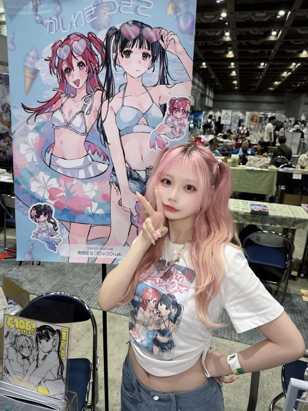 C106本子作者承诺女主永不脱丝袜！还找美少女Coser摆摊帮卖本~(图9)