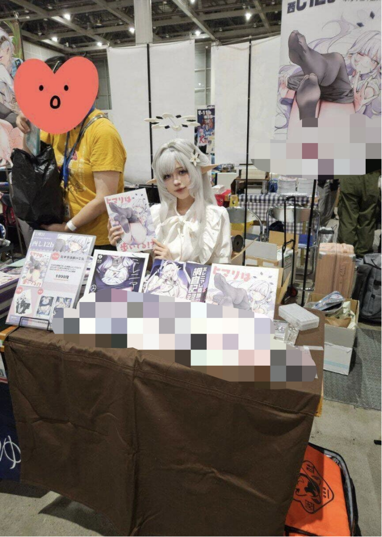 C106本子作者承诺女主永不脱丝袜！还找美少女Coser摆摊帮卖本~(图6)