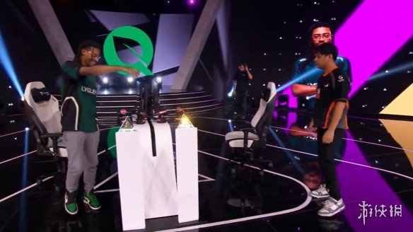 中国格斗界最高的山最长的河——小孩曾卓君卫冕冠军(图10)