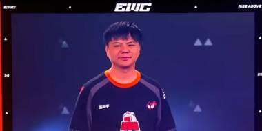 在赛场上捡了个手柄，这下得被人唠一辈子了