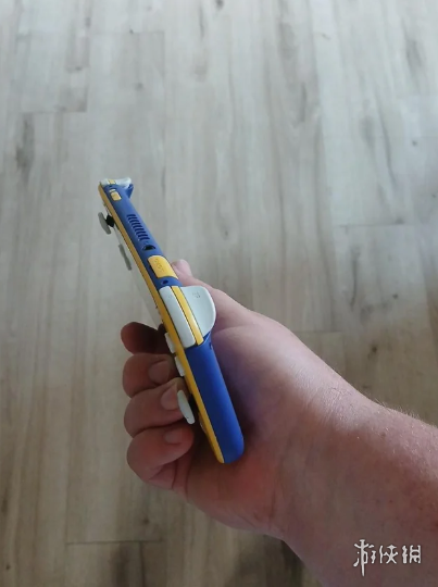 这个厉害了！7岁男孩意外做出了黄蓝撞色Switch Lite(图5)