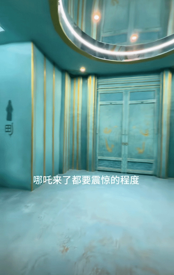 超还原！浙江景区现《哪吒2》中“玉虚宫”主题厕所(图2)