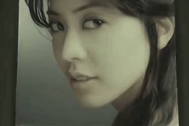 《合金装备3RE》美女性感海报大变身：你喜欢新版吗?