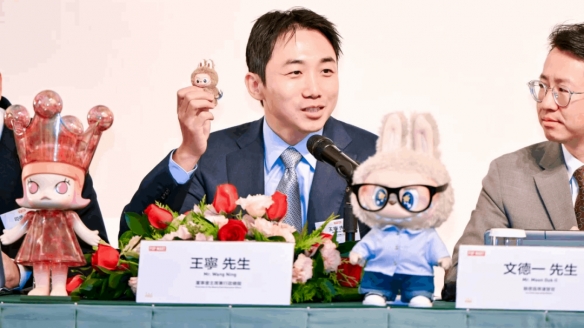 首发71万单现货，迷你LABUBU抛弃了黄牛(图2)